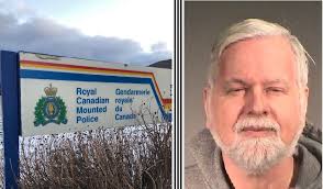 La GRC est consciente de la présence de Desrosiers depuis son arrivée en  Nouvelle-Écosse