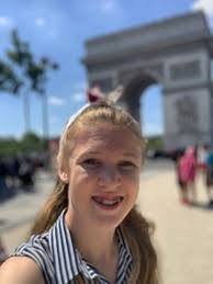 Kellie Avery's Instagram, Twitter & Facebook