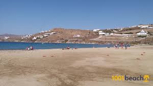 In het westen en zuidwesten zijn de stranden goed georganiseerd en in het noorden en meer richting het oosten vind je de rustigere en soms nog ongerepte stranden. Strand Korfos