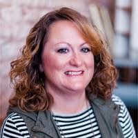 Karen Easterwood's Instagram, Twitter & Facebook