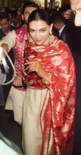 Deepika Looked Goregous As The New Bride As She Wore A Cream Suit Paired With A Silk Red Dupatt Indian Designer Outfits Kurti Designs Party Wear Indian Outfits