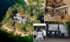 More details have emerged about prince harry and meghan markle's cotswold home, including reports of some very famous house guests dropping by. Meghan And Harry Spent First Christmas With Baby Archie At 14m Canadian Waterfront Mansion Daily Mail Online