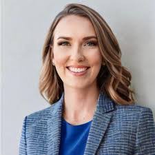 Cassandra Abrams's Instagram, Twitter & Facebook