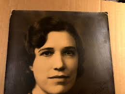 Dorrit Kelton Extremely Rare Very Early Autographed Oversize 10/13 Photo  20s