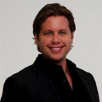 Dan Castle's Instagram, Twitter & Facebook