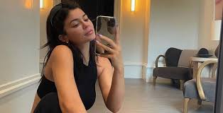 Ahad sanwari kylie jenner finally gave fans the news they'd been waiting. Kylie Jenner Pregnant With Baby No 2 The Wild Rumor Fans Believe