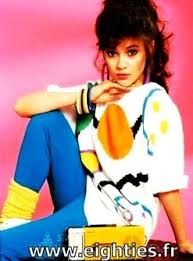 Alyssa milano a cherché à casser son image de fille sage à plusieurs reprises, dans des téléfilms où elle avait des rôles provocants, mais aussi dans la comédie dans madame est servie elle était bien mais pour moi elle est surtout connus pour le film commandos voila un rôle clé. La Serie Madame Est Servie Eighties