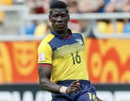 Dr. Chango sacó la chequera y refuerza a Mushuc Runa por Triplicado!