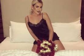 Selin ciğerci'nin yaşı kaç?selin ciğerci'nin eski hali ve selin ciğerci'nin nereli olduğu en çok merak edilen konular arasında güncelliğini koruyor.sosyal medya kullanıcıları, selin ciğerci'nin biyografi bilgilerini ve babasını merak ediyor. Iste Selin Cigerci Nin Kadin Olmadan Onceki Hali Bursada Bugun Bursa Bursa Haber Bursa Haberi Bursa Haberleri Bursa