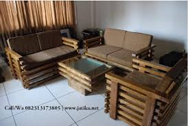 Atau sedang membuat set kitchen pribadi di dalam rumah yang mempunyai meja bar, maka anda memerlukan furniture berikut ini yaitu sebuah kursi bar. Jual Kursi Tamu Kayu Jati Model Terbaru Jatika Furniture Jatika Furniture