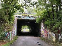 This Rural Underpass Near Lawrenceburg Kentucky Has Been The Local Graffiti Spot Dating Back More Than 40 Years Its Also Scenic Routes Scenic House Styles