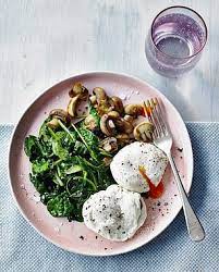 The Poached Eggs With Mushrooms And Spinach Breakfast Option Contains 218cals Fast Food Diet 800 Calorie Meal Plan Healthy Eating