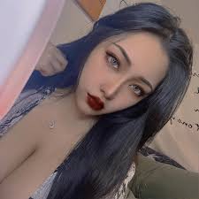 本照片由真實原圖修改😬 畢竟很久沒有認真自拍了. . . 新的隱眼不同的妝搭上不同的睫毛美瞳一樣是@koreacon1 家的