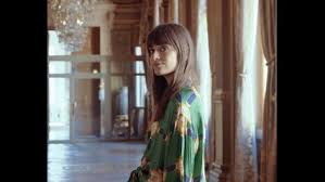 La chanson est sortie le 9 avril 2021 en tant que premier single extrait de l'album cœur. Clara Luciani Videos Dailymotion