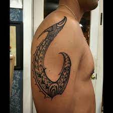 The hawaiian hook is a very symbolic symbol to the hawaiians. Pin On Tatau