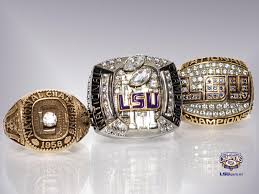 The lakers' massive championship rings are stunning and include 17 purple amethyst stones with.95 carats in each to make up the l on the removable top — representing the 17 championships the franchise has won. Best 50 Championship Ring Wallpaper On Hipwallpaper Championship Ring Wallpaper Nba Championship Wallpaper And Patriots Championship Wallpaper