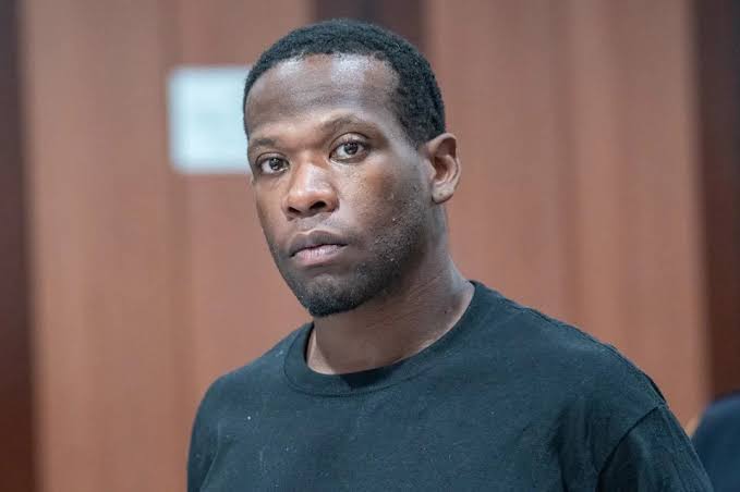 El loco desnudo que supuestamente apuñaló a un hombre en la bañera de un lujoso apartamento de Nueva York podría haber sido conocido a través de las redes sociales: fuentes