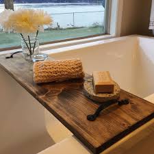 Most traditional soaking bathtubs will come with clawed feet. Rustic Bath Tub Tray Arredo Vasca Da Bagno Decorare Il Bagno Camera Da Letto Fai Da Te