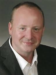 Robert Dein's Instagram, Twitter & Facebook