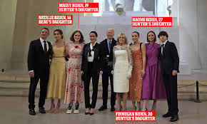 Speaking of robert biden ii's height and weight, it is unknown. Joe Biden S Granddaughters Become Overnight Style Stars Daily Mail Online