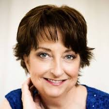 Julie Schaffer's Instagram, Twitter & Facebook