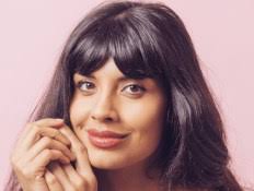 Helen Hunt's 2025 Is All About Gratitude & Being Grounded