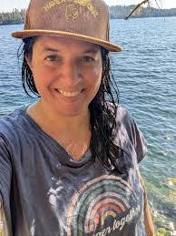 Sonia Linton's Instagram, Twitter & Facebook