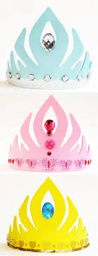 Comment fabriquer une couveuse : 8 Idees De Couronne Reine Des Neiges Couronne Reine Des Neiges Couronne Reine Reine Des Neiges