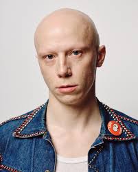 R I C H M O N D L A M 'Jess Cohen and Richmond Lam present their  collaborative portrait series that delves into the essence of their  subjects with a raw