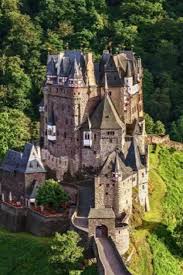 Travel Most Beautiful Castles In Italy Video Beautiful Castles Castle Germany Castles
