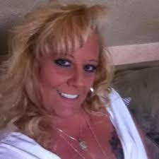 Lisa Wire's Instagram, Twitter & Facebook