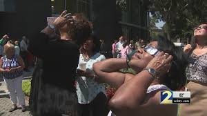 TOTAL SOLAR ECLIPSE 2017: Total solar eclipse leaves watchers across  country, metro in awe