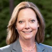 Elizabeth Gluck's Instagram, Twitter & Facebook