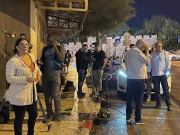 جيفارا البديري مراسلة صحفية في فلسطين، تعمل مع قناة الجزيرة الفضائية كمراسلة لها من الضفة الغربية. R29g 0njsr4lym