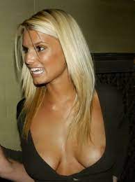 Jessica Simpson in a 8