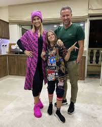 Este bărbatul ideal, este perfect din toate punctele de vedere, este cel mai mare antrenor, este cel mai bun tată de pe pământ. Anamaria Prodan È™i LaurenÈ›iu Reghecampf Sunt In Culmea Fericirii