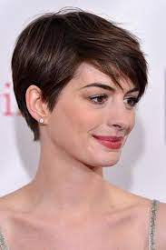Une coupe courte ou longue ? 15 Meilleures Idees Sur Coupes Courtes Brunes Coupe De Cheveux Courte Coiffure Courte Cheveux Courts