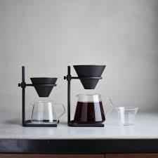The coffee brews for 12 to 24 hours which allows the coffee grounds to soak in water for a richer taste. Slow Coffee Style Specialty Kinto Europe