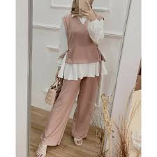 Tampilannya yang terlihat simple tapi modis menjadi daya tarik tersendiri. Harga Baju Kekinian Hijab Terbaik Juli 2021 Shopee Indonesia