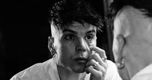 Are there any Ren fans in the group?