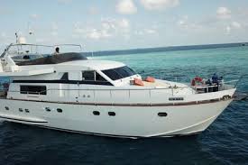 How much does a yacht charter cost. Yacht Charter Maldives Boat Rental At The Best Price Click Boat