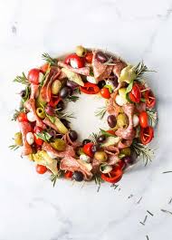 Last, but not the least, we're rounding up the list of traditional english christmas dinner ideas with this gorgeous looking this trifle is layered with pound cake, fresh fruits, custard and whipped cream. Christmas Wreath Antipasto Skewers Easy Party Appetizer Idea