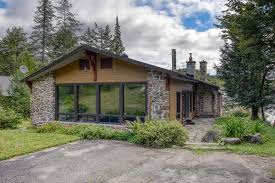 Jolie Maison Avec Piscine Interieure Et Sauna En Vente Dans Les Laurentides Joli Joli Design