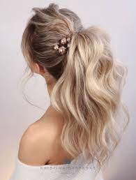 Galm Pony Tail With Big Volume And Lots Of Texture This Hairstyle Is Perfect For The Holiday Season And Is B Hair Styles Hair Extensions Best Messy Hairstyles