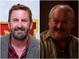 Stars lee mack, jason manford and richard osman led the tributes pouring in for the funnyman on comedian jason manford said he had texted the comedian a few weeks prior to his death on. Bobby Ball Death Lee Mack S Hilarious Story About Pointless Appearance With Late Comedian The Independent