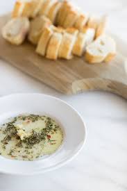 Olive Oil Bread Dip Spices Easy Appetizer For Italian Or Steak Dinners Olive Oil Dip For Bread Olive Oil Bread Bread Dip