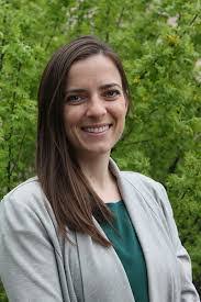 Laura Swink's Instagram, Twitter & Facebook