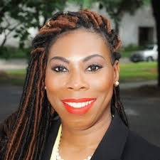 Jennifer Wyatt's Instagram, Twitter & Facebook