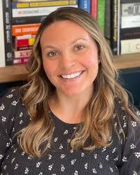 Carol Fizer's Instagram, Twitter & Facebook