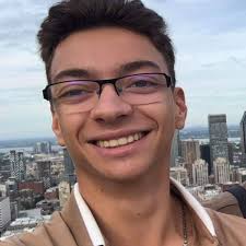 Dans la famille communication, je demande le responsable, Pierre Salvaudon  . Les membres du pôle, Celine Khauv et Maxime Leviel . Et enfin, le  designer, Louis Rioux .